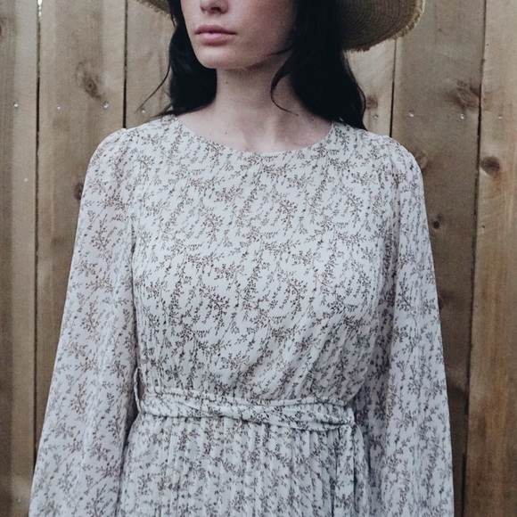 Neutral floral midi dress - Picture 4 of 6